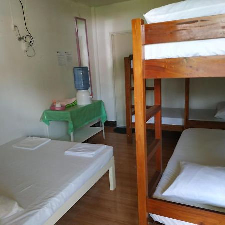 Emoks Guest House Moalboal Exterior photo
